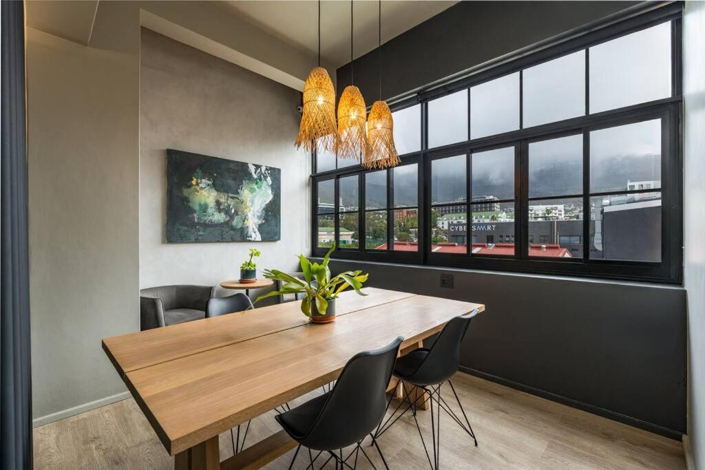 Luxury - Coworking - Views Cape Town