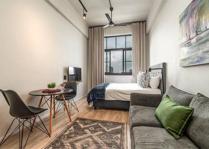 Luxury Studio Apartment - Coworking - City Views